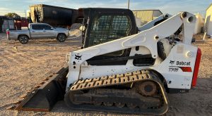 2017 Bobcat T740 - photo 8