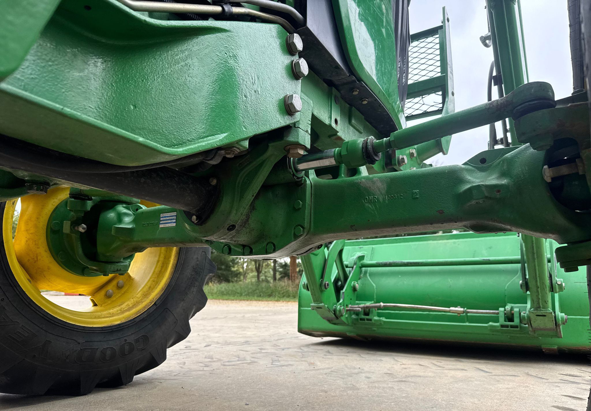 2010 John Deere 5085M MFWD - photo 12