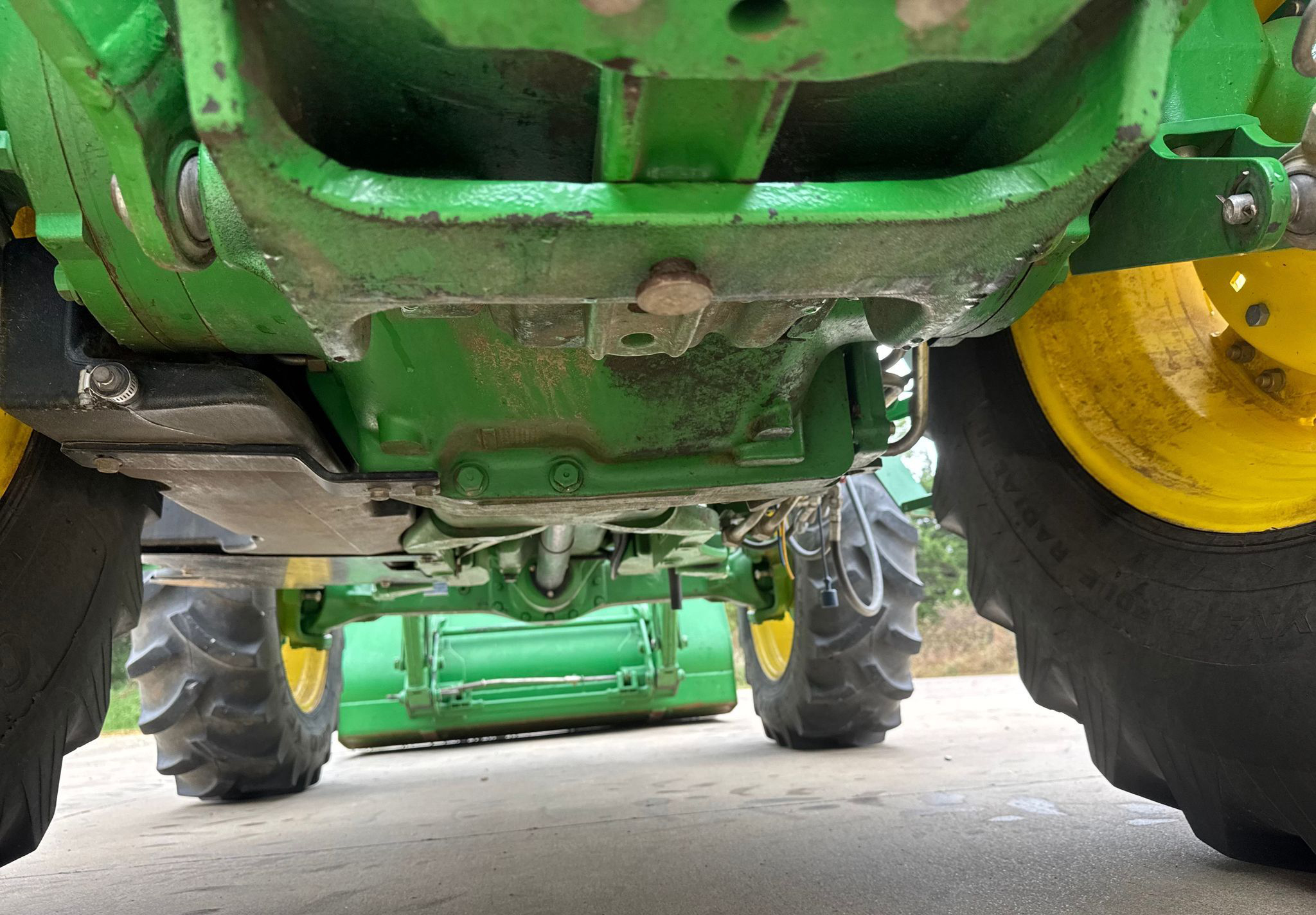 2010 John Deere 5085M MFWD - photo 13