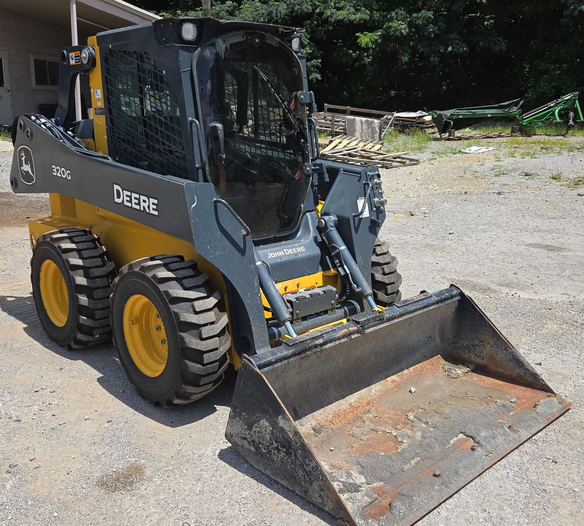 2023 John Deere 320G - photo 3