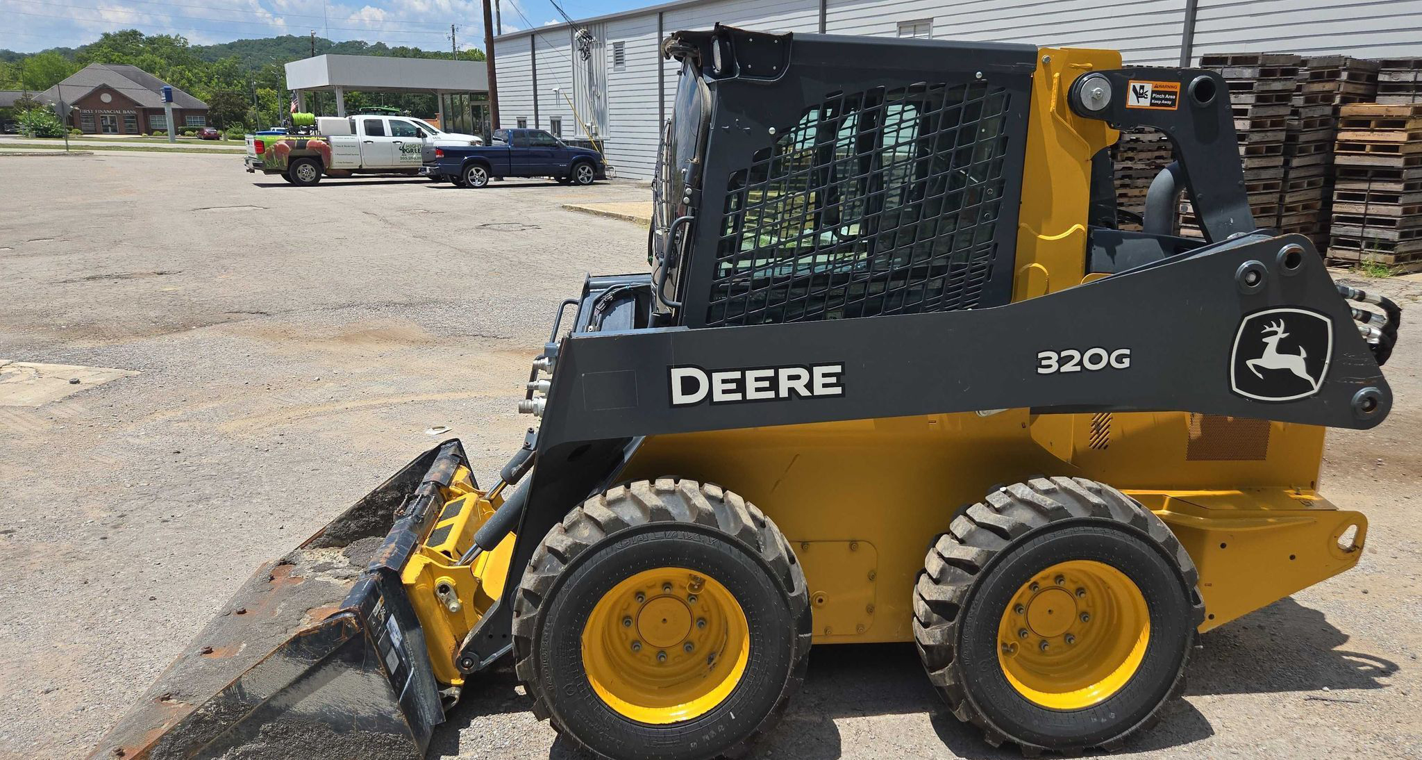 2023 John Deere 320G - photo 8