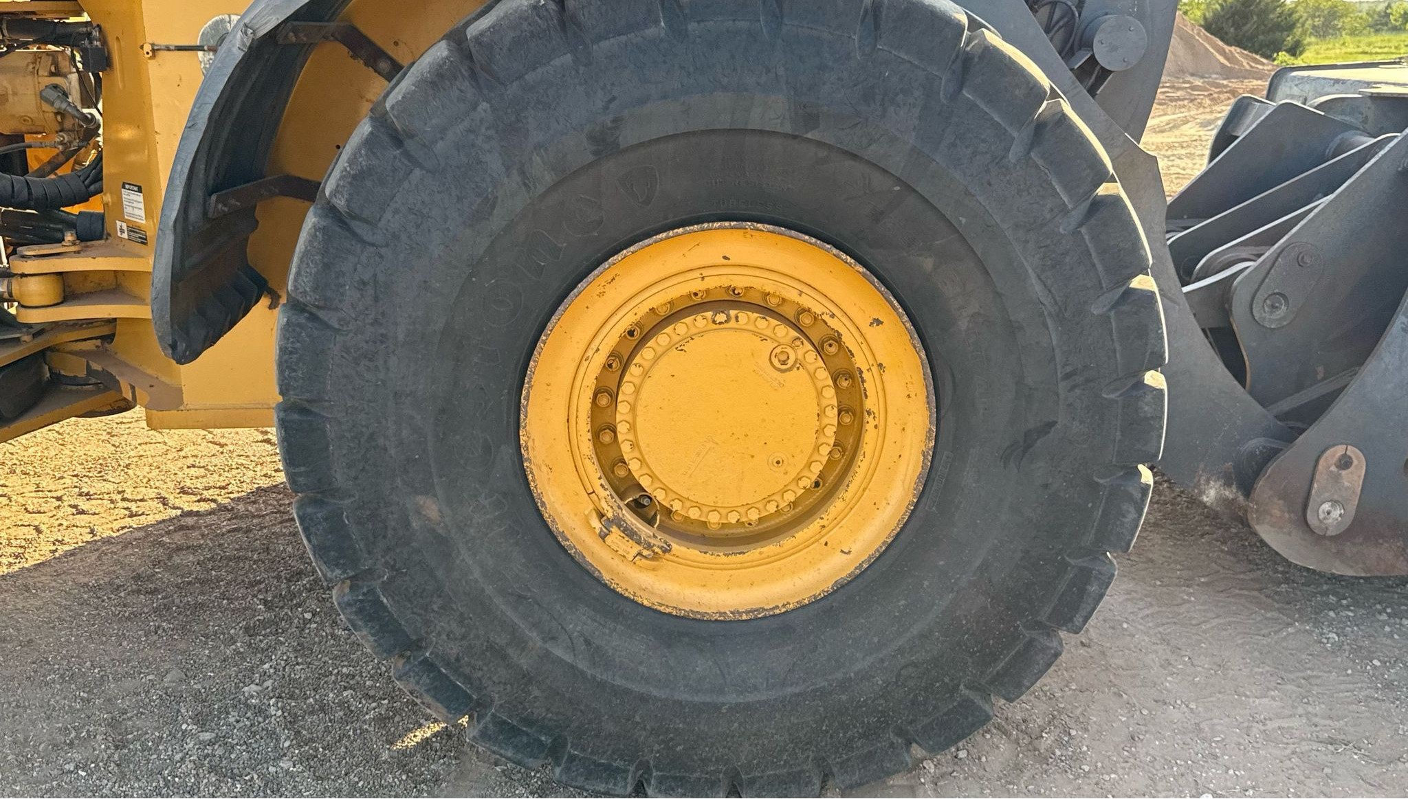 2007 John Deere 844J - photo 16