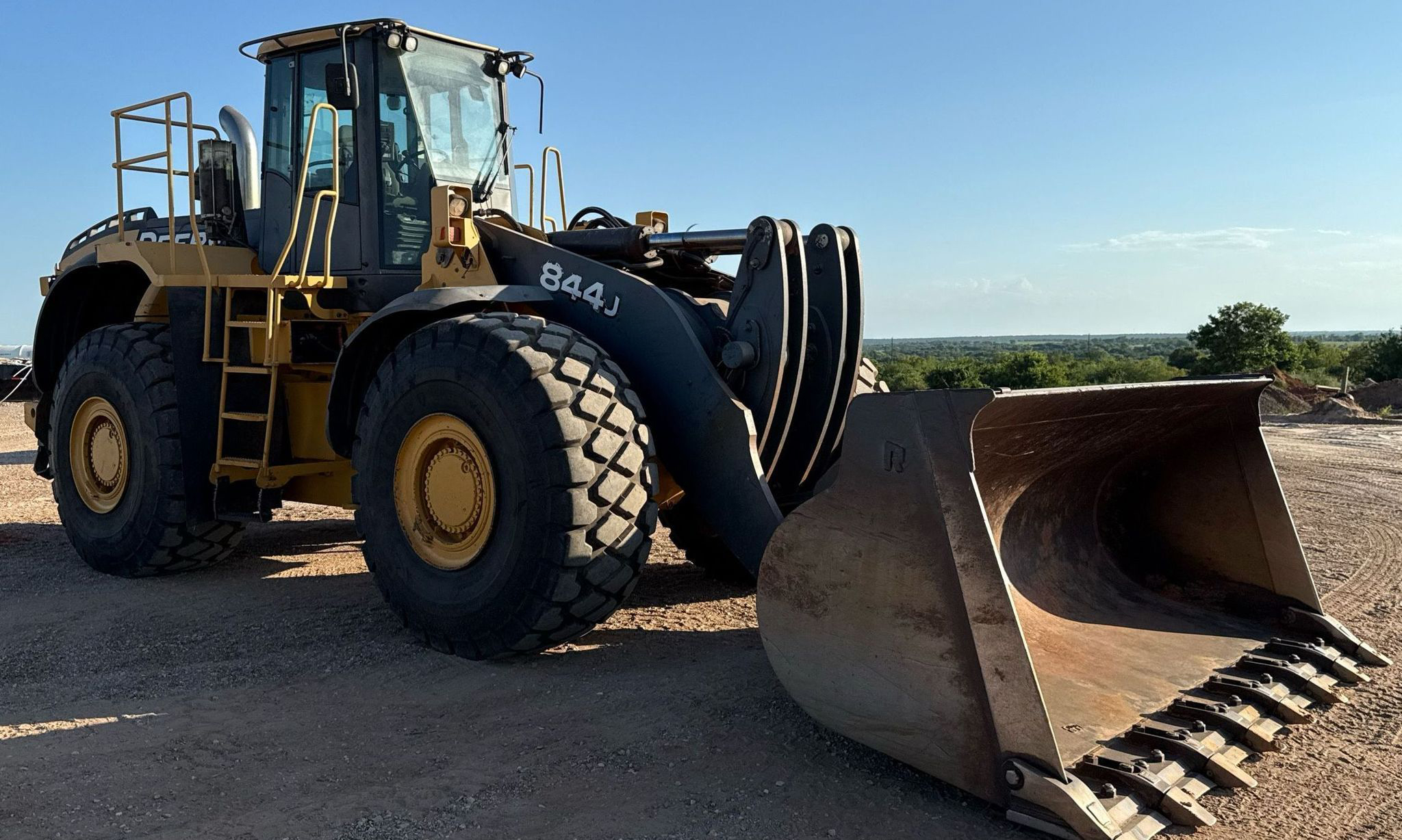 2007 John Deere 844J - photo 3