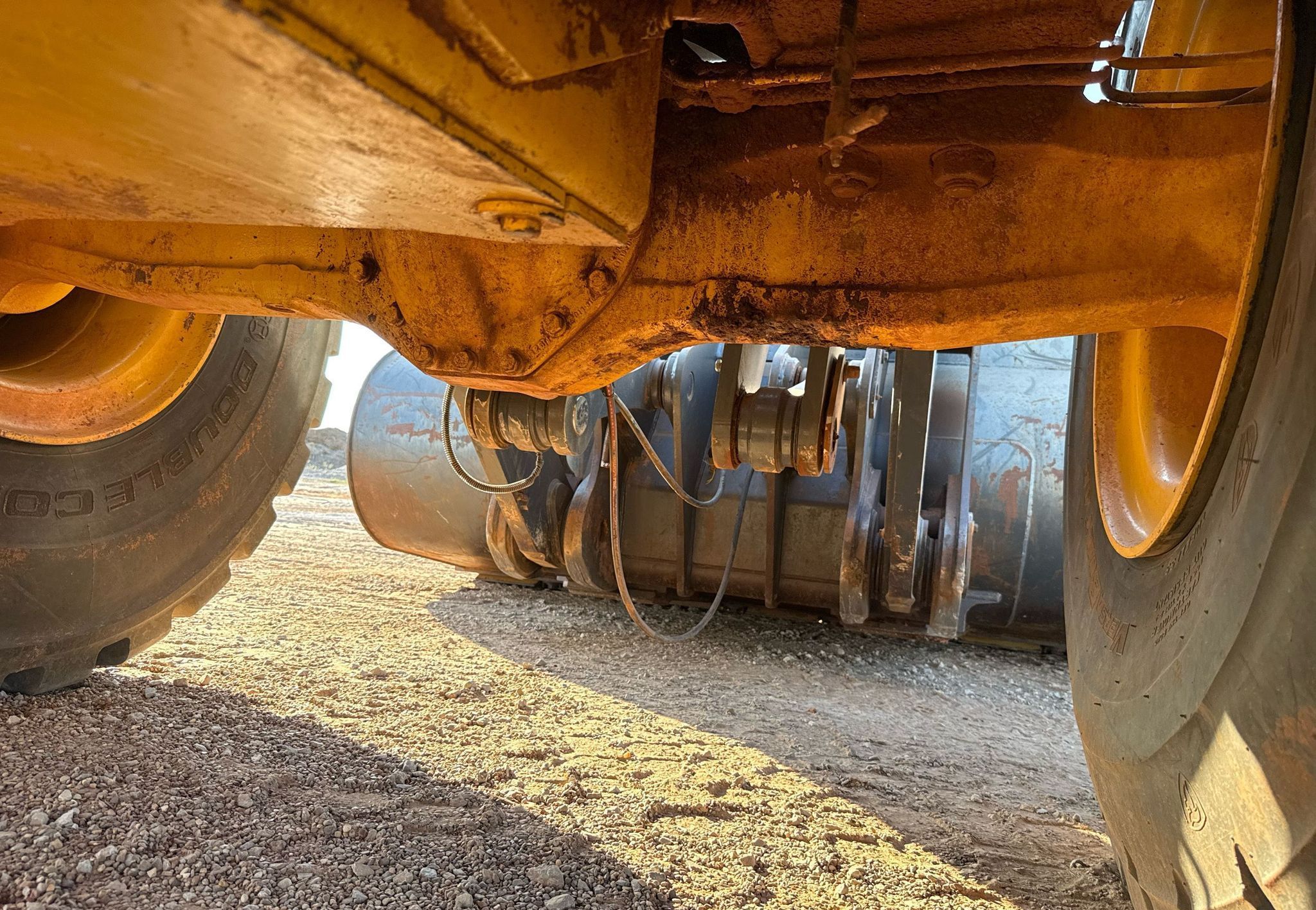 2007 John Deere 844J - photo 9