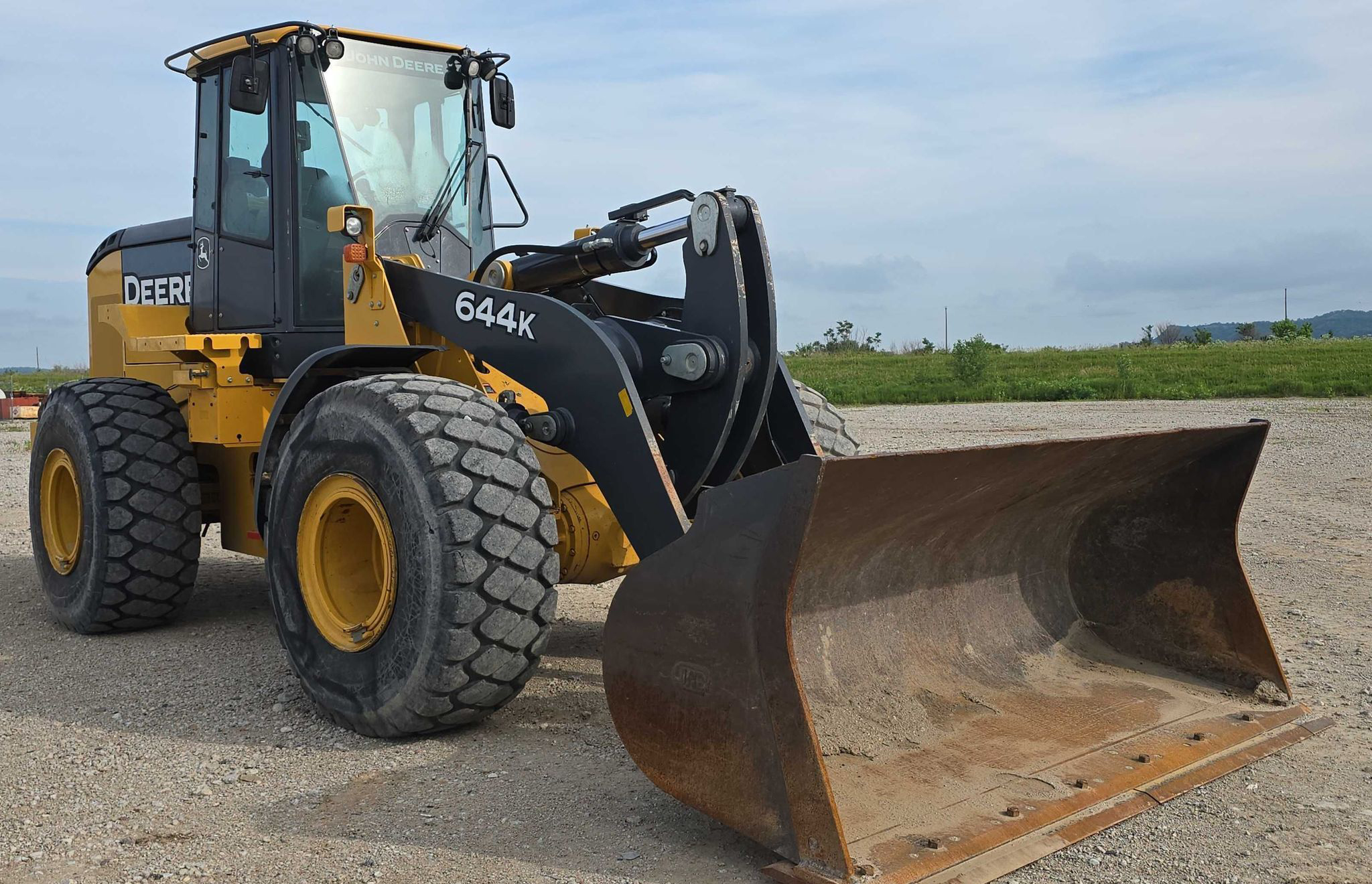 2017 John Deere 644K - photo 3
