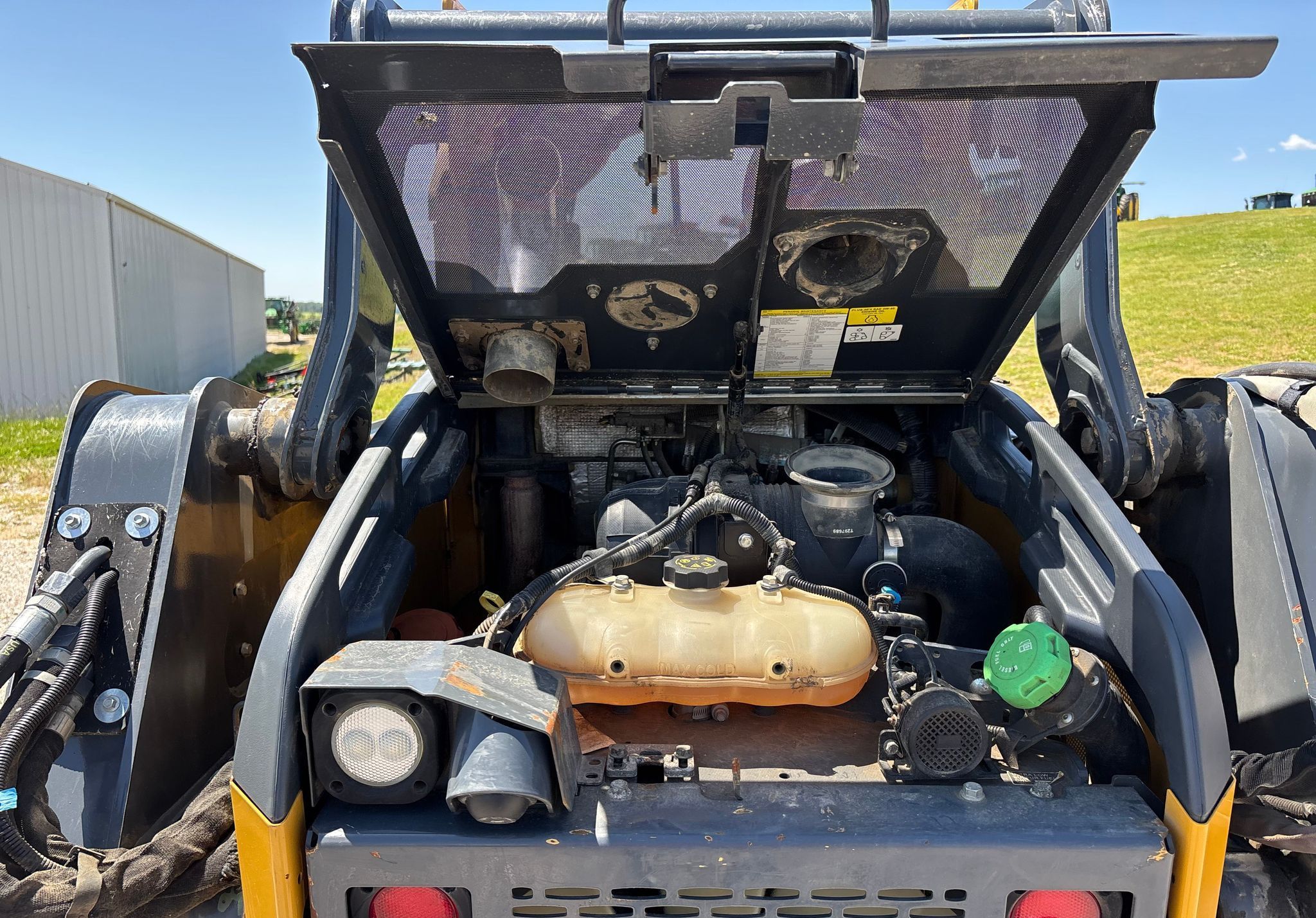 2022 John Deere 325G - photo 12