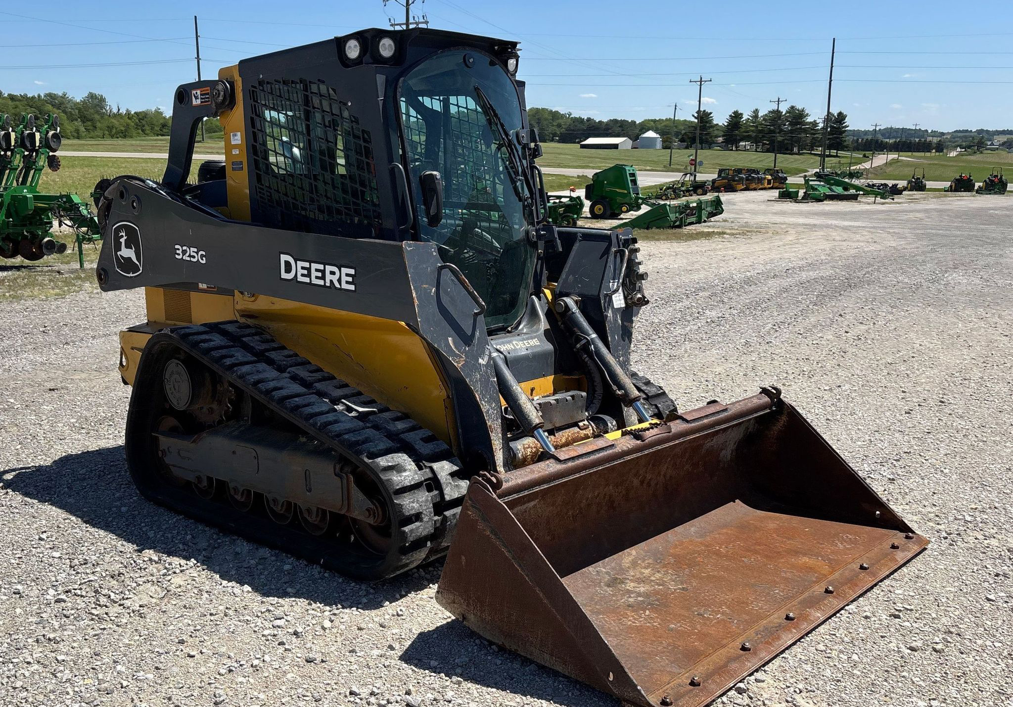 2022 John Deere 325G - photo 3