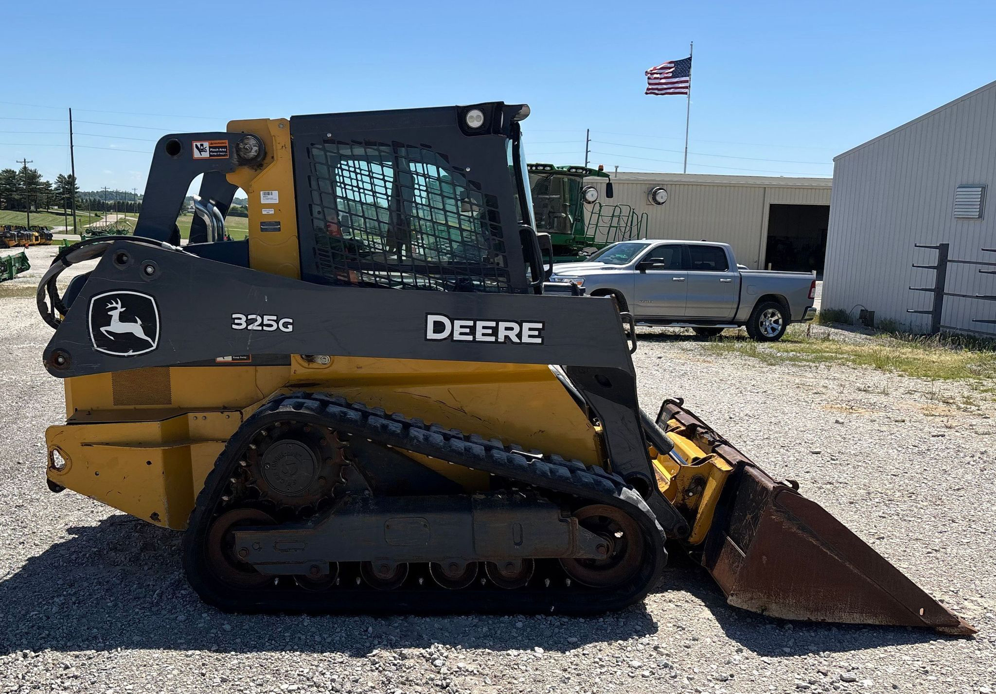 2022 John Deere 325G - photo 4