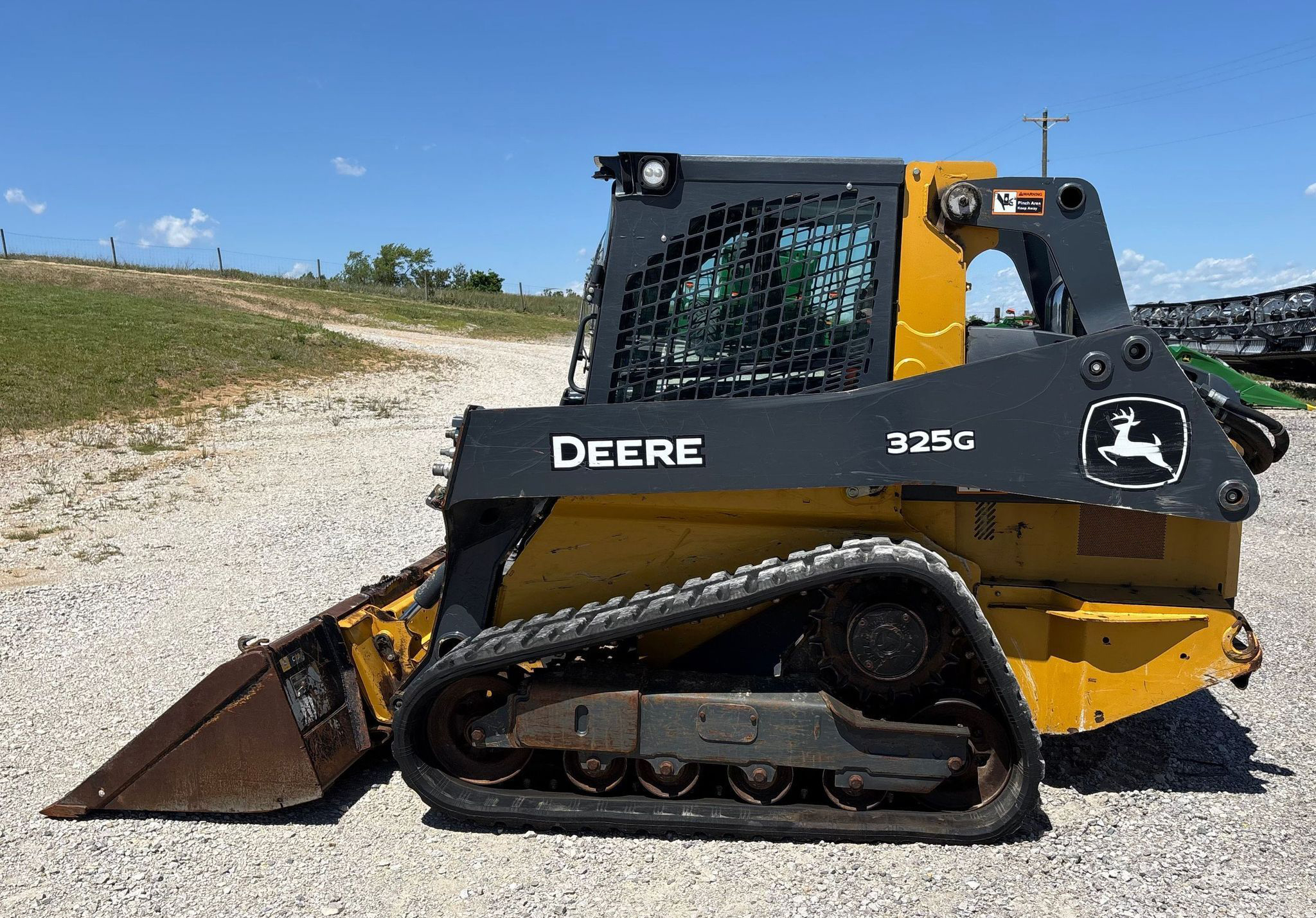 2022 John Deere 325G - photo 8