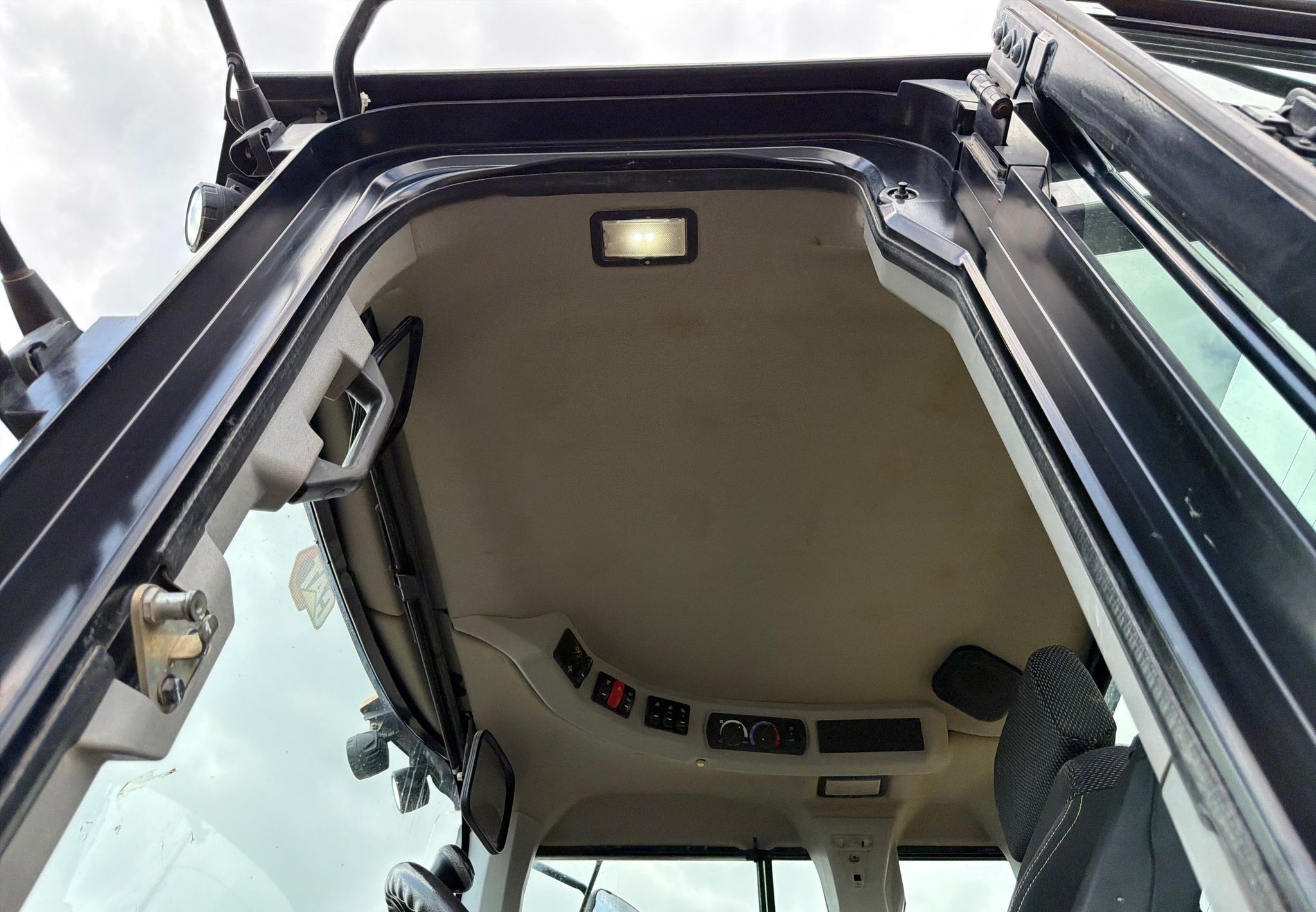2022 Caterpillar 938M - photo 12