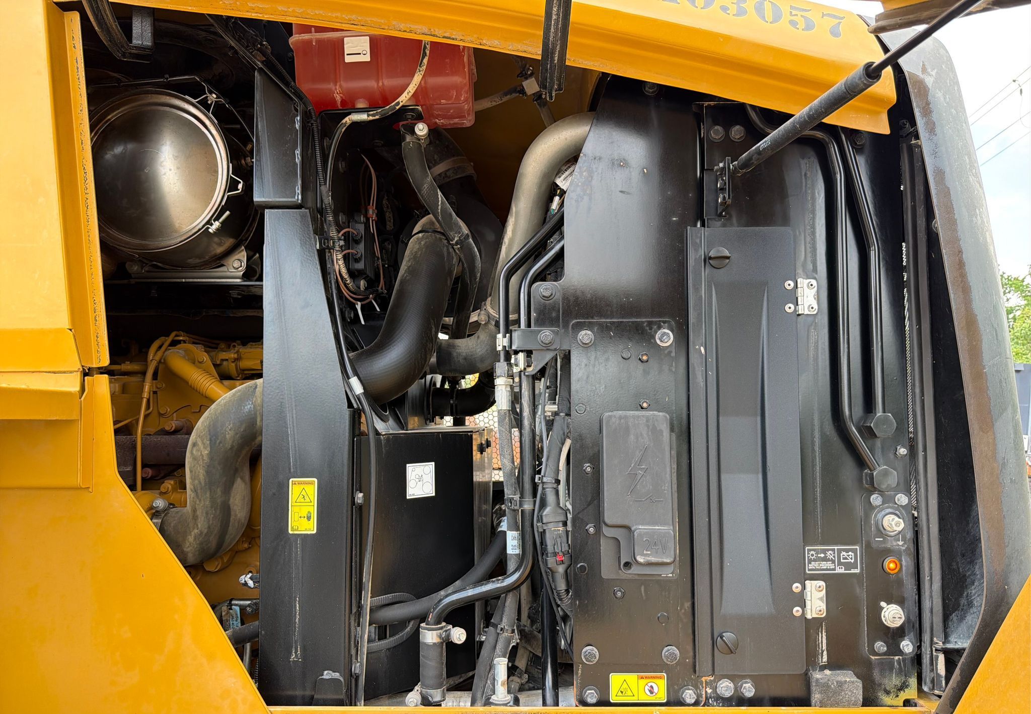 2022 Caterpillar 938M - photo 13