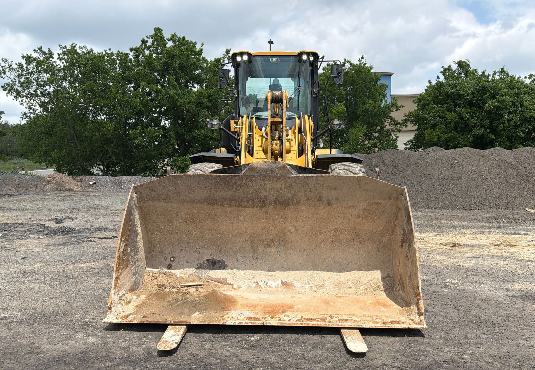 2022 Caterpillar 938M - photo 2