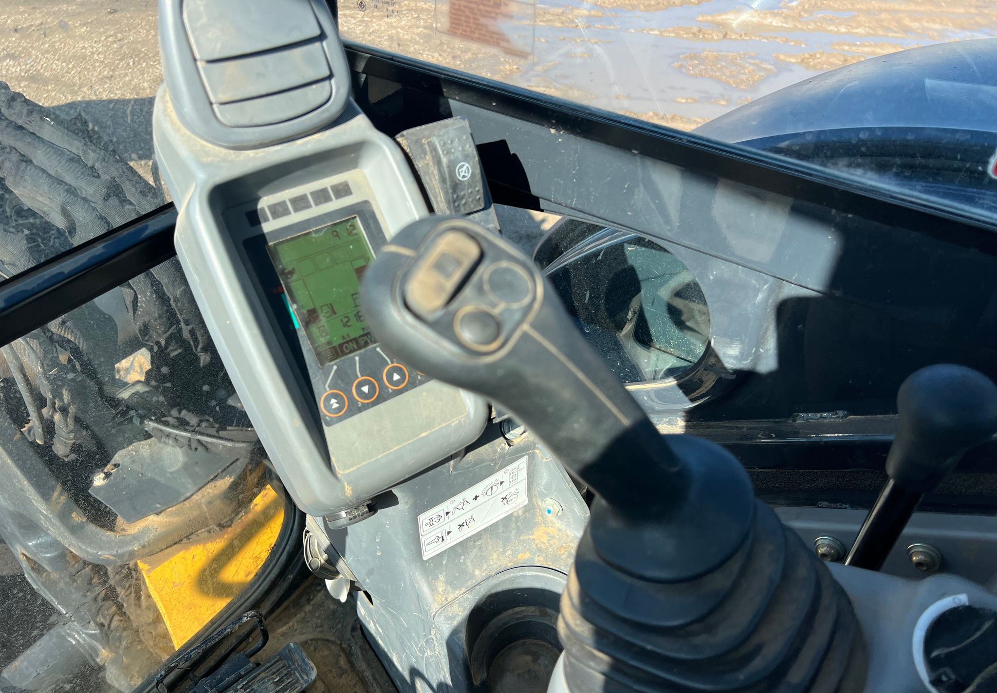 2019 John Deere 60G - photo 11
