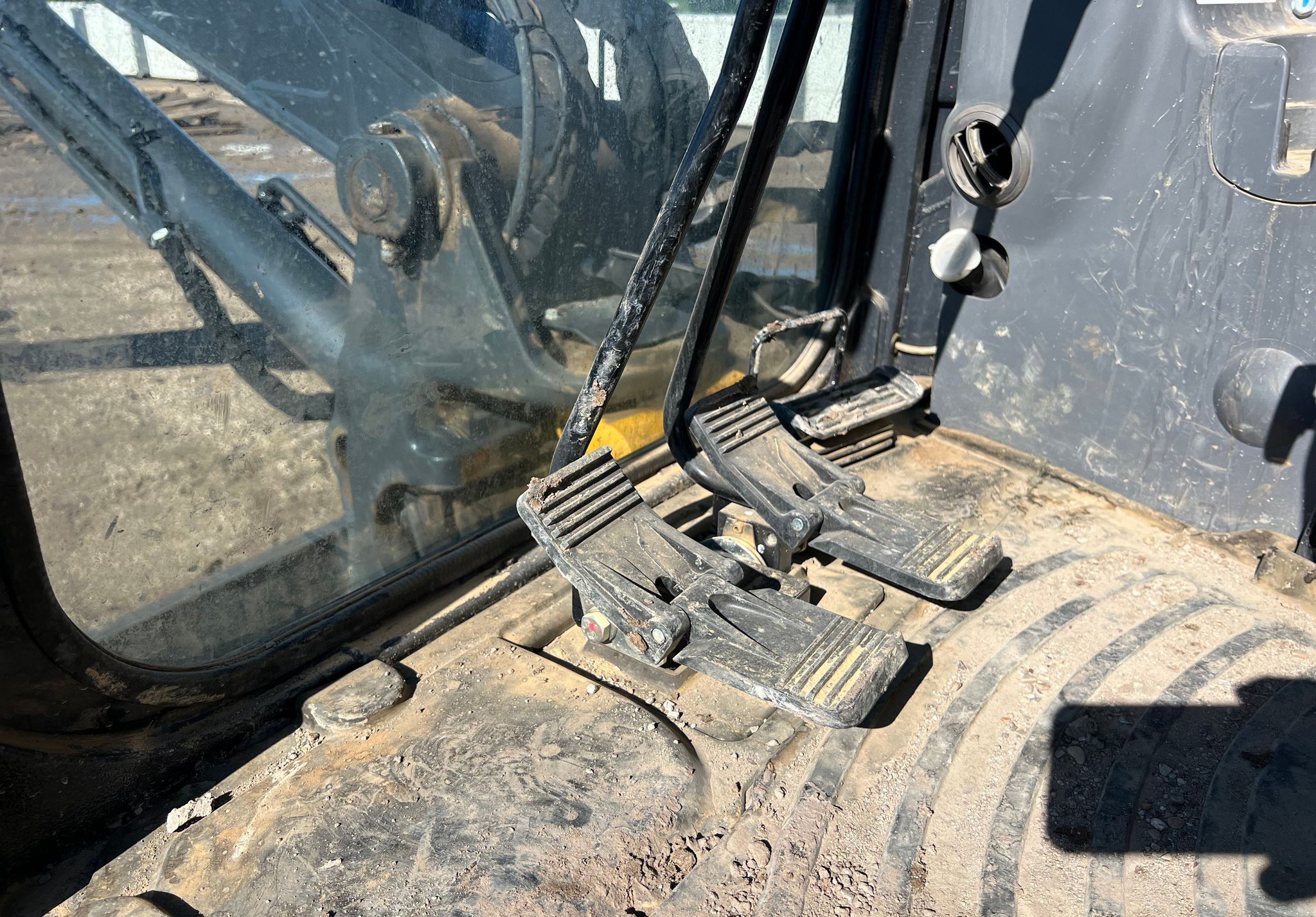 2019 John Deere 60G - photo 9